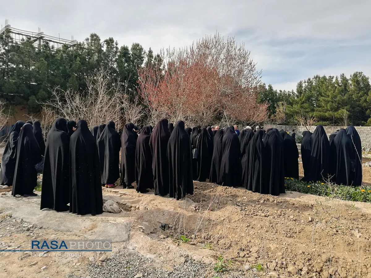 درختکاری طلاب جامعة الزهرا