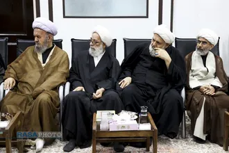 دیدار پزشکیان با اعضای جامعه مدرسین حوزه علمیه قم
