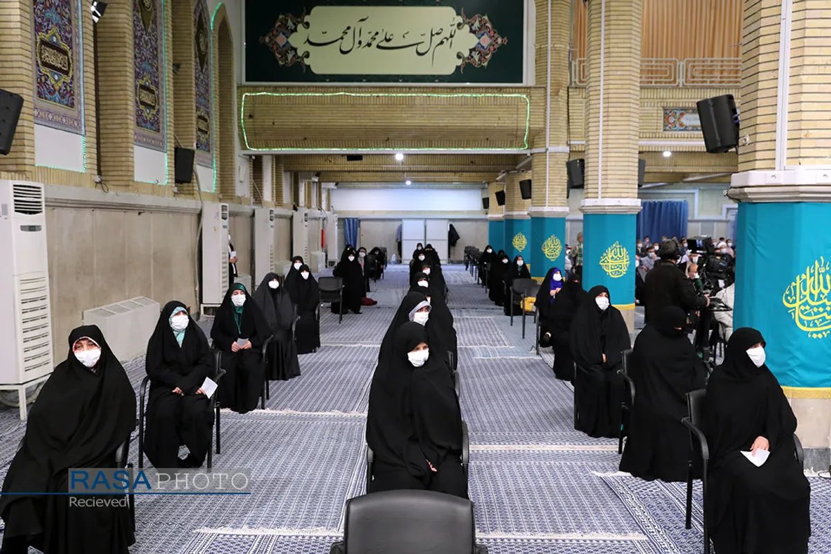 دیدار جمعی از مداحان اهل&zwnj;بیت (علیهم&zwnj;السلام) با مقام معظم رهبری