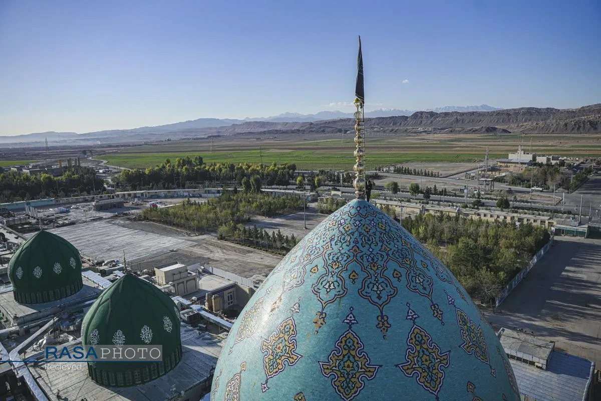 آئین تعویض پرچم مسجد مقدس جمکران در پی شهادت حضرت آیت&zwnj;الله&zwnj;العظمی خامنه&zwnj;ای (قدس&zwnj;سره)