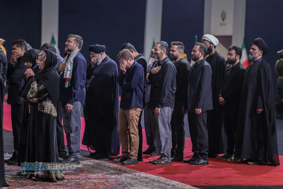 مراسم ادای احترام به پیکر مطهر رهبر شهید انقلاب اسلامی
