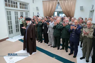 دیدار جمعی از فرماندهان نیروهای مسلح با فرمانده کل قوا