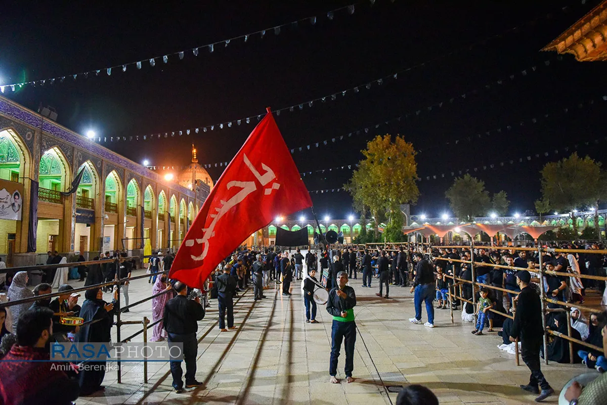 عزاداری شب چهارم محرم در حرم حضرت شاهچراغ (ع) &lrm;&lrm;