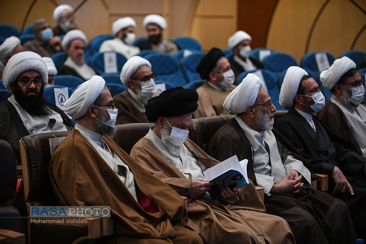 مراسم نکوداشت مرحوم آیت الله سلطان&zwnj;الواعظین شیرازی با قرائت پیام حضرت آیت الله سبحانی در سالن همایش های غدیر دفتر تبلیغات اسلامی برگزار شد.