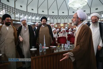 آیین رونمایی کتاب شرح نهج البلاغه متن بیانات حضرت آیت الله خامنه&zwnj;ای با سخنرانی آیت الله اعرافی مدیر حوزه علمیه