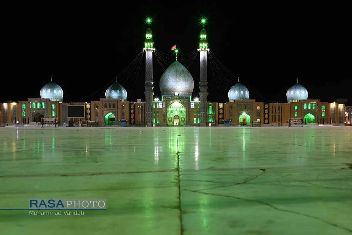 احیا شب قدر پشت در&zwnj;های بسته مسجد مقدس جمکران