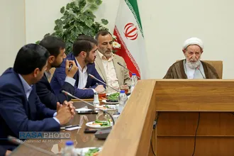دیدار جمعی از دادستان&zwnj;های قوه قضاییه با آیت الله یزدی رئیس جامعه مدرسین&lrm;