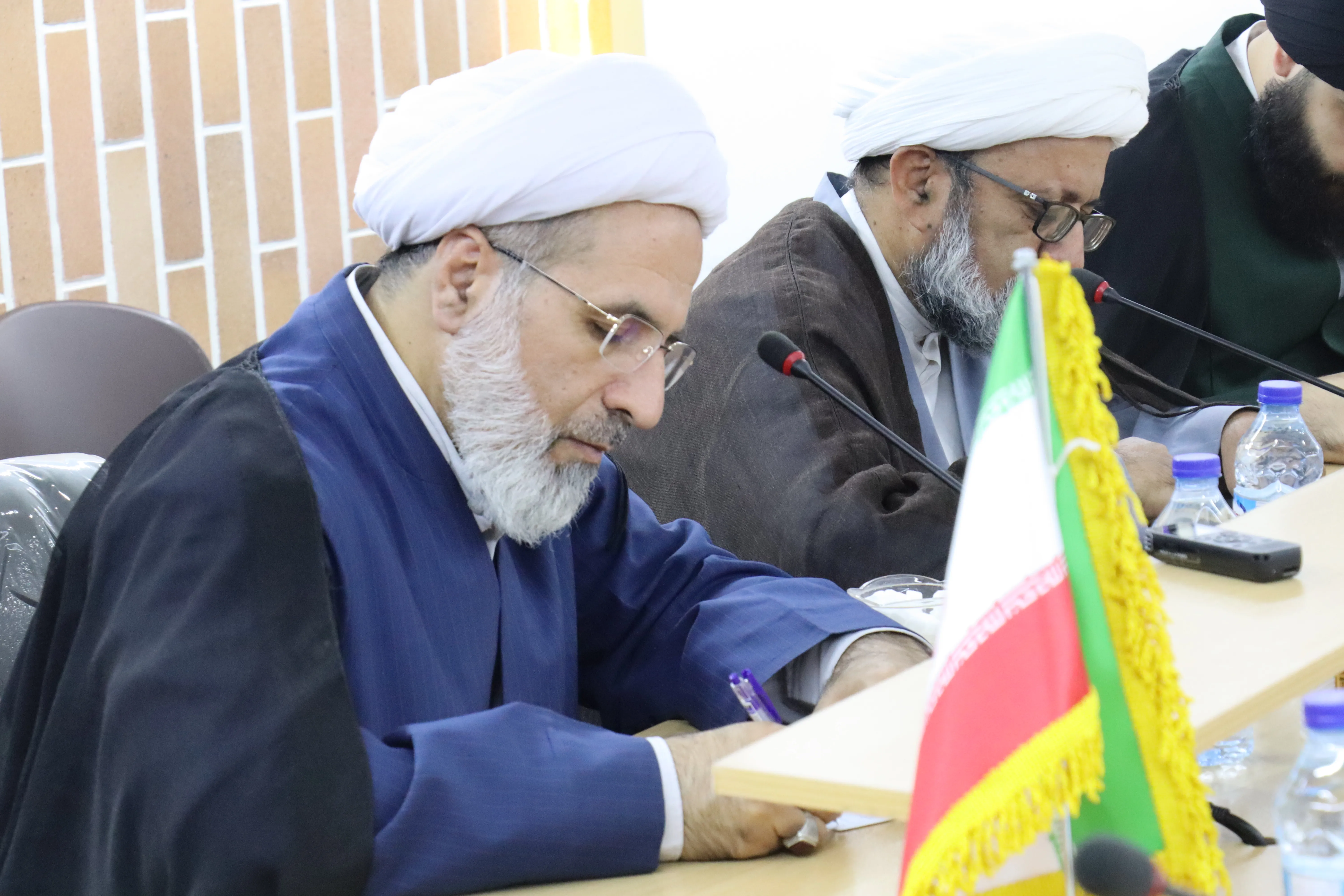 دفاع از مکتب اهل‌بیت باید با نگاه تمدنی همراه باشد