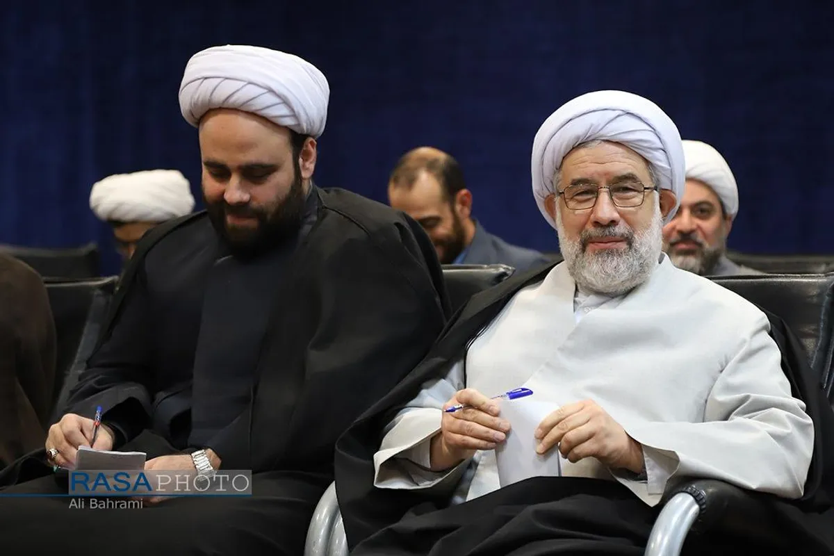 نشست صمیمی اعضای شورای فعالان فضای مجازی