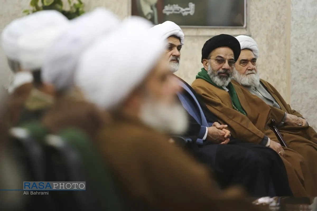 گردهمایی علما و اساتید حوزه در محکومیت اغتشاشات