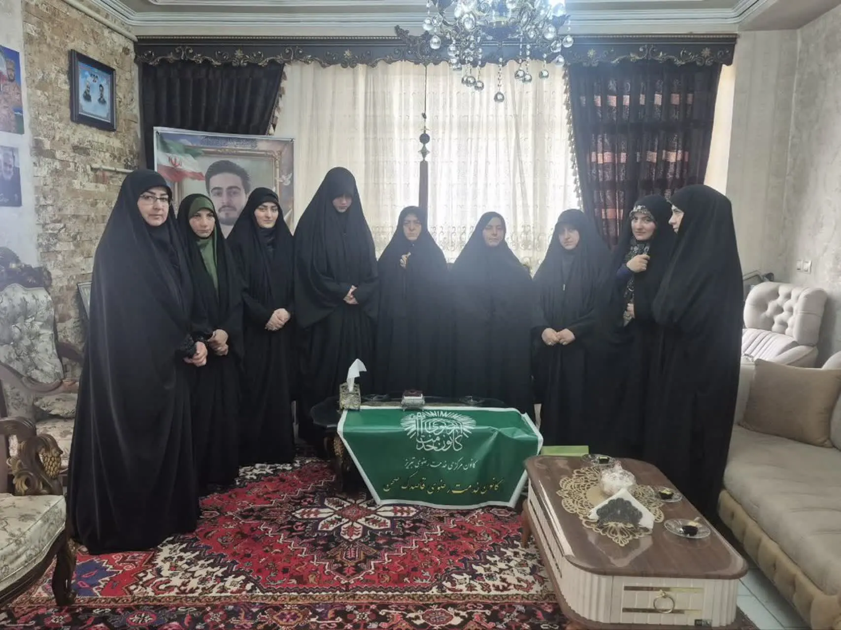 دیدار اعضای کانون مدرسه علمیه الزهرا با خانواده شهید پورکریم