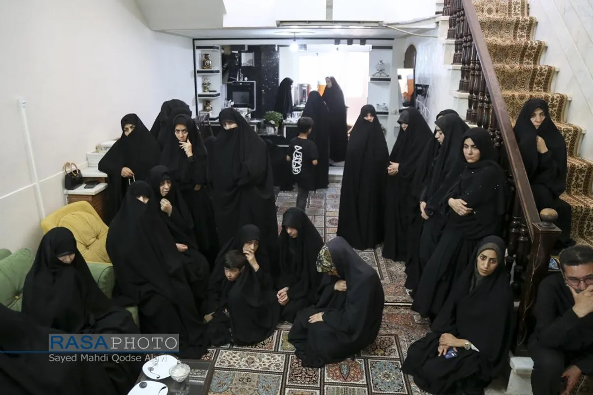 حضور آیت الله محمدی عراقی در منزل سردار شهید اسماعیل شاکری
