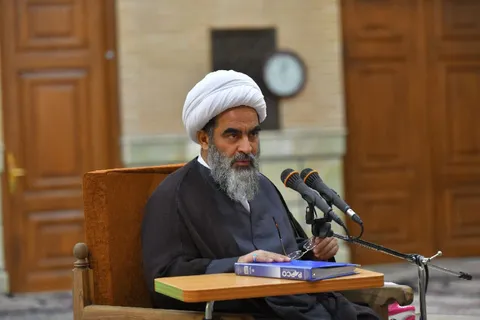 دهه فجر مایه احیای اسلام و عزت ایران است/ مردم و حوزه‌های علمیه حامی سپاه هستند