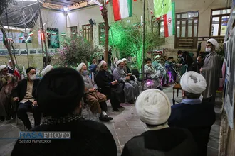 حضور تعدادی از طلاب جانباز در بیت امام راحل (ره)