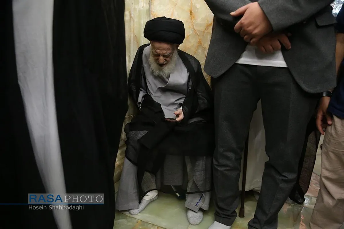 تشرف حضرت آیت الله شبیری زنجانی به حرم حضرت فاطمه معصومه (سلام&zwnj;الله&zwnj;علیها)