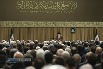 دیدار تولیدکنندگان و فعالان اقتصادی بخش خصوصی با رهبر انقلاب