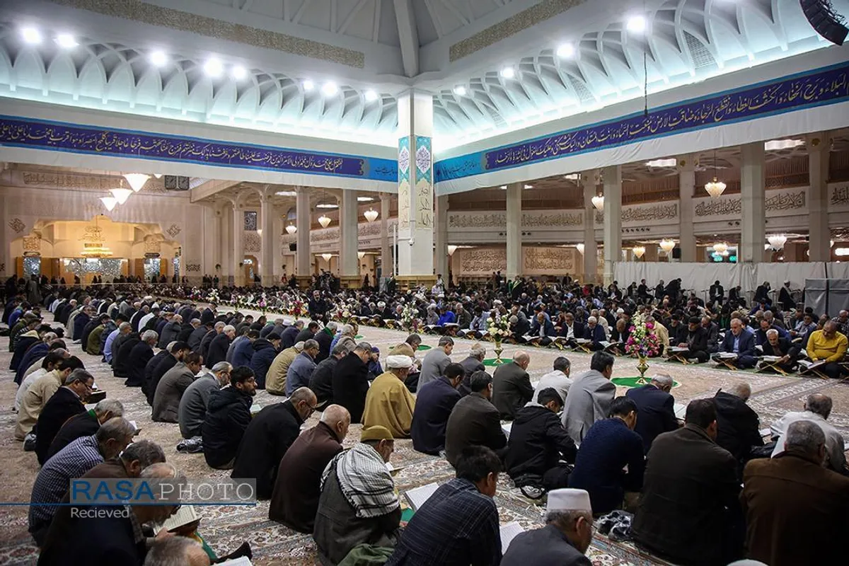 آیین جزء خوانی قرآن کریم در حرم کریمه اهلبیت (علیهم السلام)