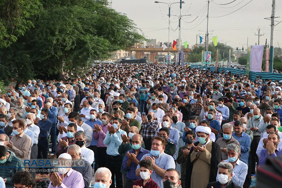 نماز عید سعید فطر به امامت آیت الله موسوی جزایری
