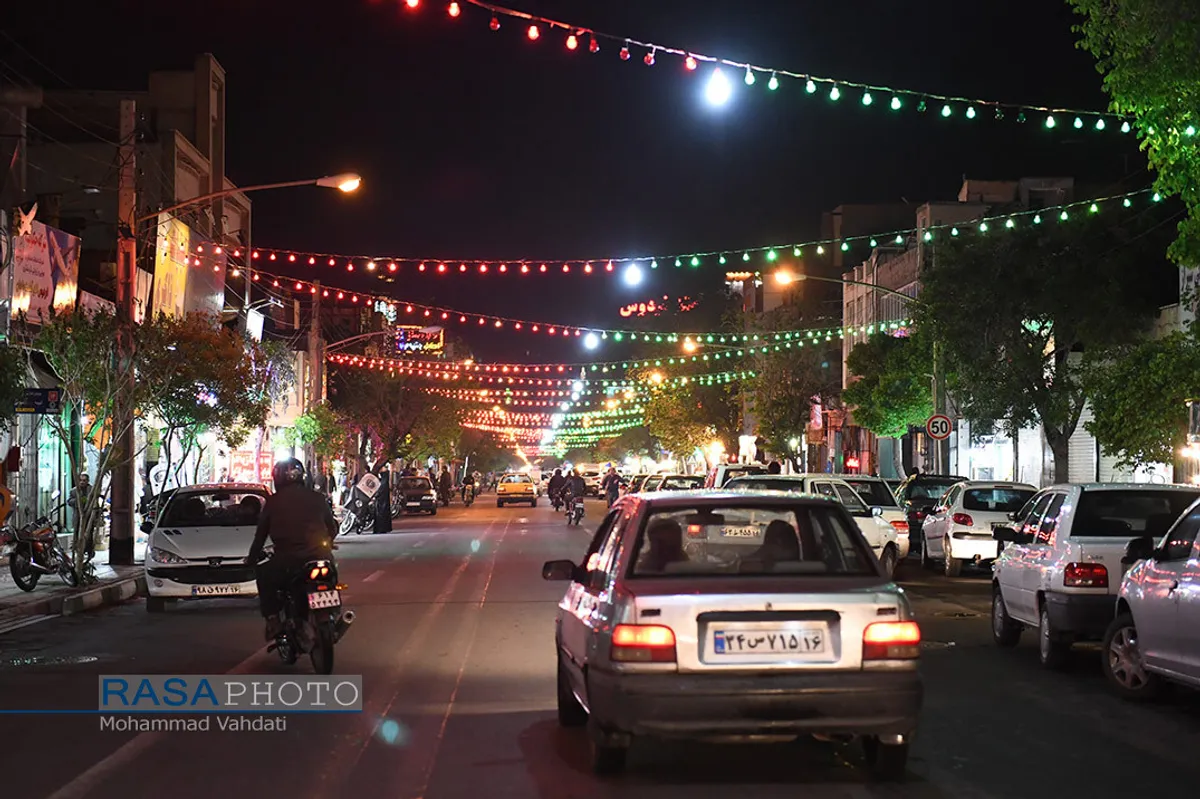 چراغانی کوچه&zwnj;ها و خیابان&zwnj;ها در قم در آستانه میلاد امام زمان (عج)
