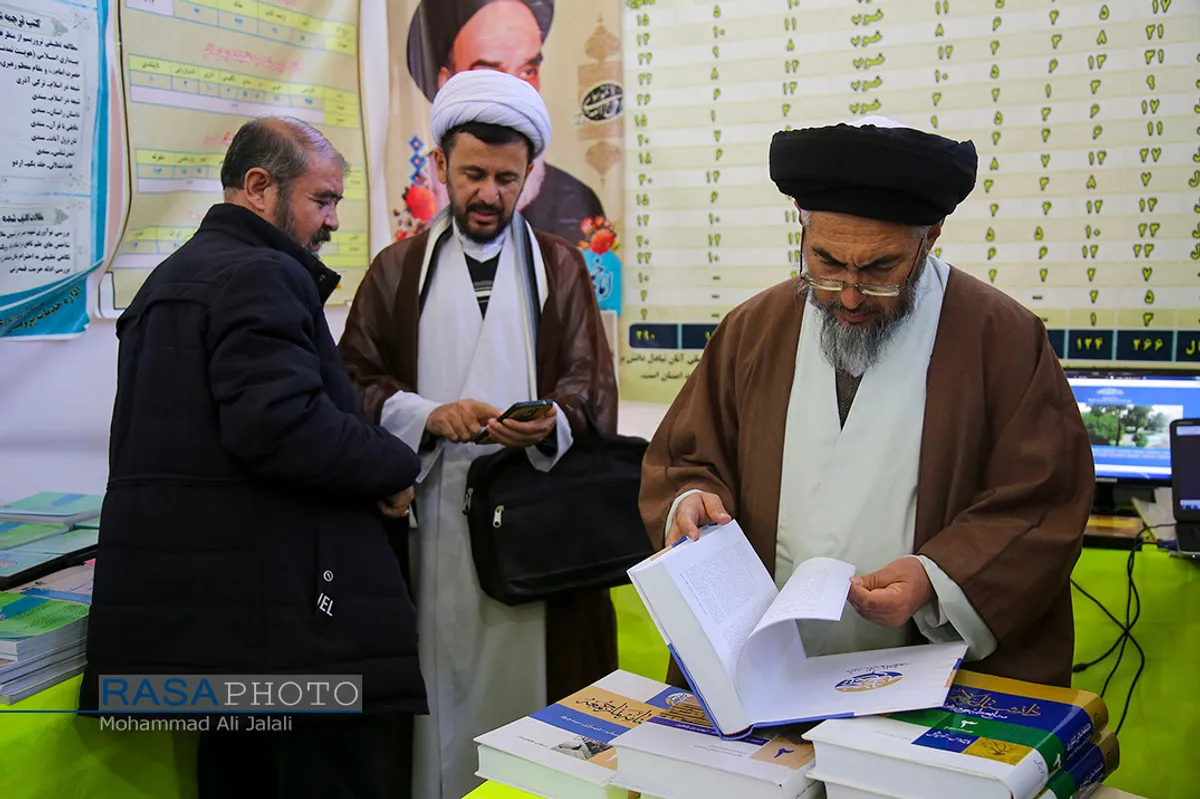 افتتاحیه دومین نمایشگاه دستاوردهای پژوهشی جامعه المصطفی العالمیه&lrm;