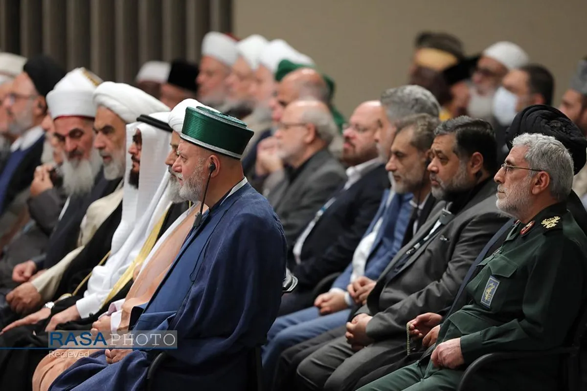 دیدار مسئولان نظام، سفرای کشور&zwnj;های اسلامی و میهمانان کنفرانس وحدت با رهبر انقلاب