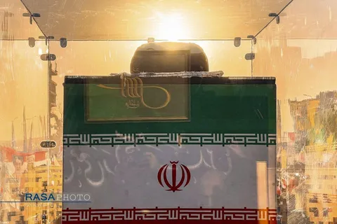 پایان تشییع تاریخی؛ قائد شهید امت همنشین امام رئوف شد