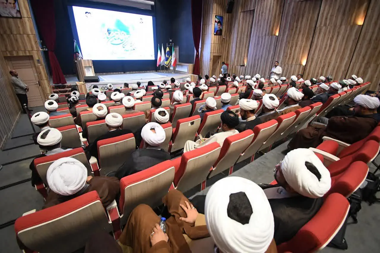 همایش «عالم تمدن‌ساز» با حضور علمای شیعه و اهل‌سنت در ماکو برگزار شد