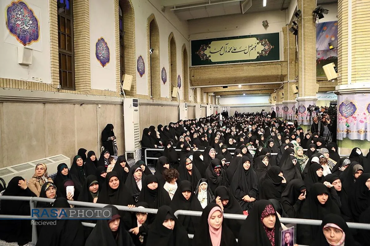 دیدار مداحان اهل&zwnj;بیت (علیهم&zwnj;السلام) با مقام معظم رهبری
