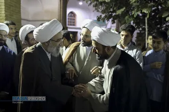 حضور آیت الله مروی در حجرات و گفتگوی صمیمی با طلاب در جریان بازدید از مدرسه علمیه جهانگیرخان قم