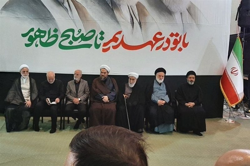 مراسم بزرگداشت چهلمین روز بدرقه تاریخی امام شهید در مصلی تهران برگزار شد مراسم بزرگداشت چهلمین روز بدرقه تاریخی امام شهید در مصلی تهران برگزار شد