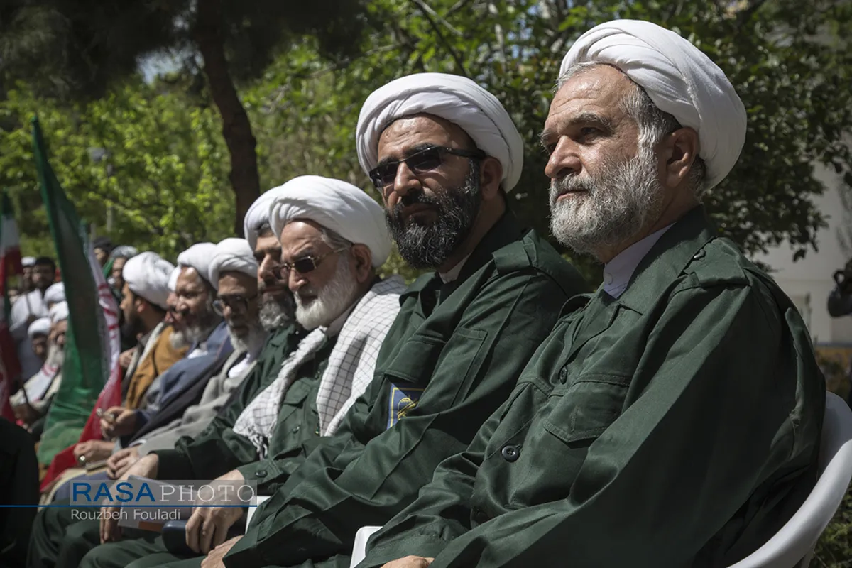 تجمع طلاب حوزه علمیه مروی تهران در حمایت از سپاه