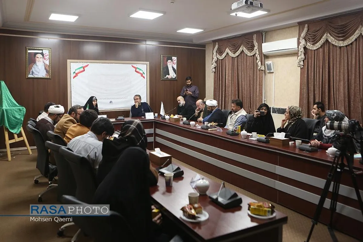 آئین رونمایی از کتاب خاک&zwnj;نشین در خبرگزاری رسا