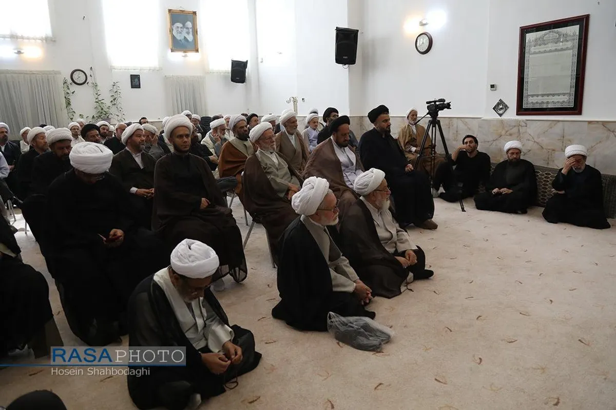 عزاداری روز وفات کریمه اهلبیت (سلام&zwnj;الله&zwnj;علیها) در دفتر حضرت آیت الله نوری همدانی