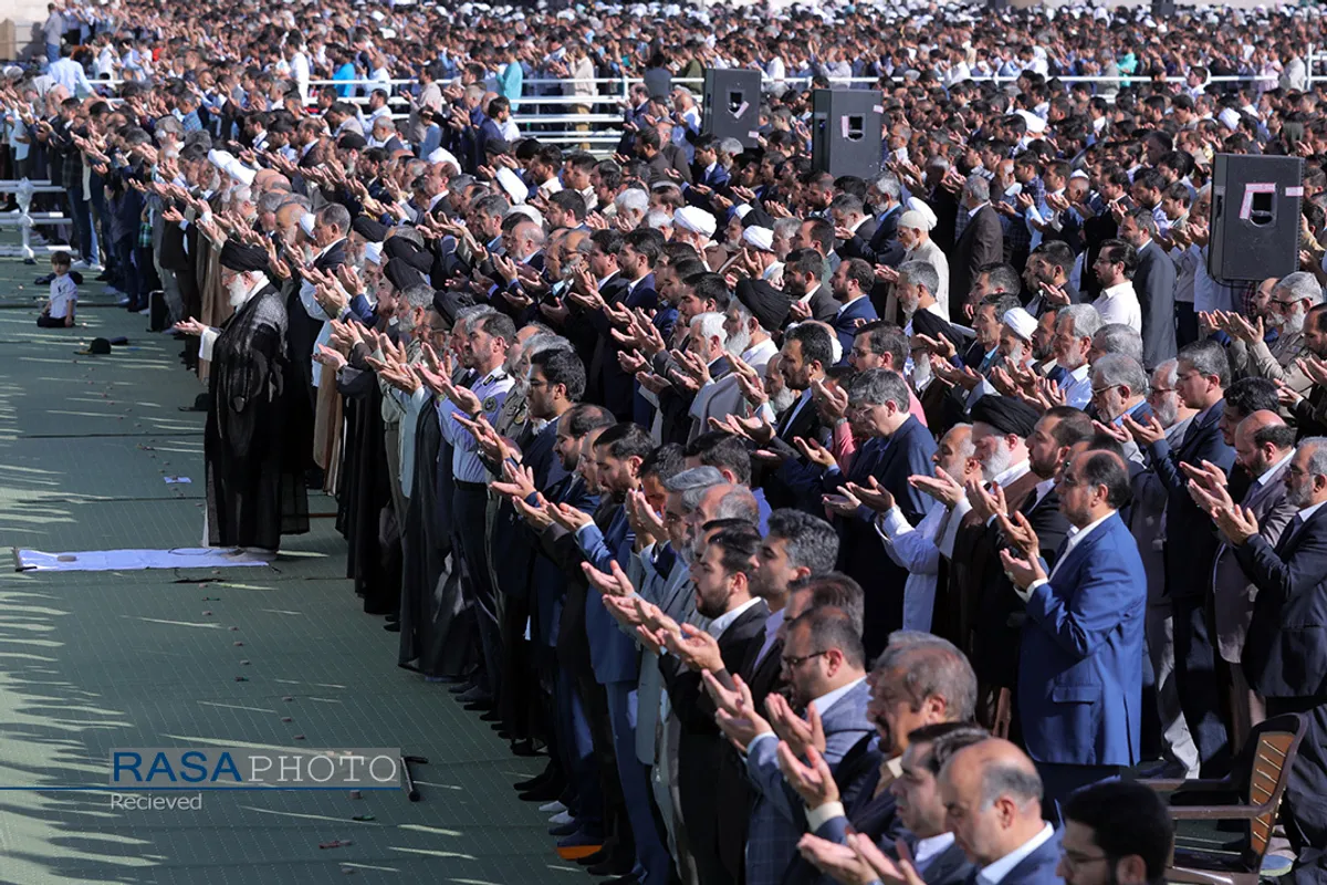 اقامه نماز عید فطر به امامت مقام معظم رهبری