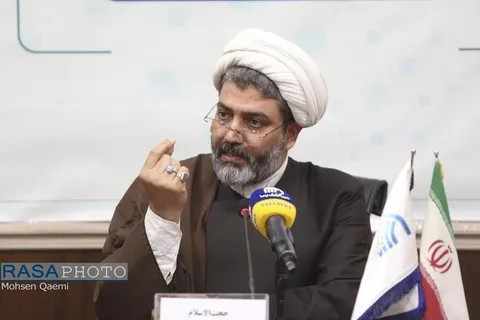 مظلوم‌نمایی و احساس‌گرایی راهبرد اصلی عرفان حلقه در برابر نقدهاست