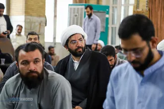 عمامه&zwnj;گذاری تعدادی از طلاب حوزه&zwnj;های علمیه در روز میلاد حضرت امام حسن عسکری (علیه&zwnj;السلام) توسط آیت الله شب&zwnj;زنده&zwnj;دار