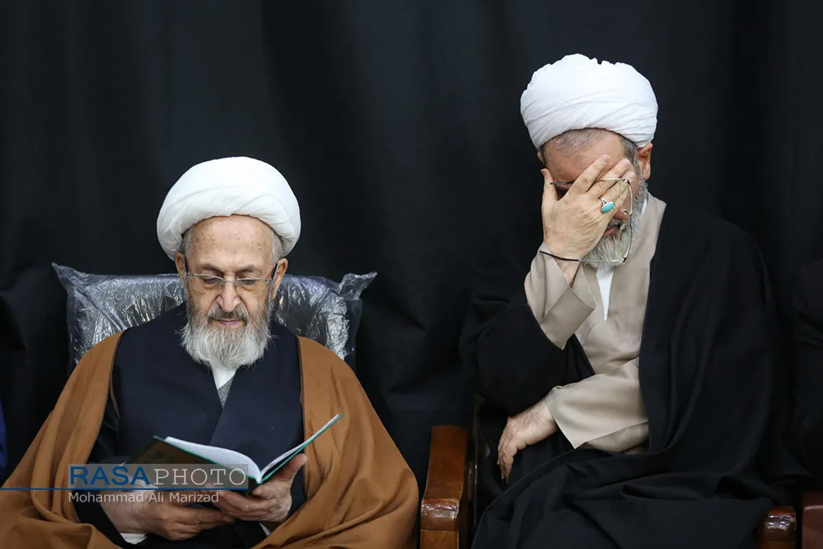 بزرگداشت شهدای سانحه هواپیمای اوکراینی که با حضور مراجع تقلید