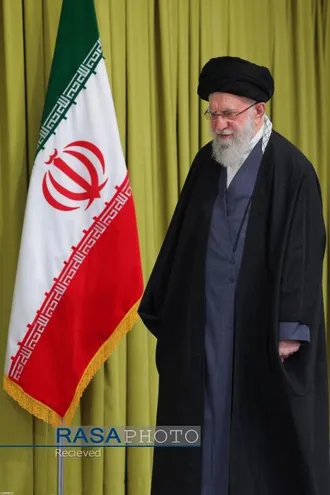 پیام رهبر معظم انقلاب بمناسبت حماسه آفرینی ملت ایران در راهپیمایی ۲۲ بهمن