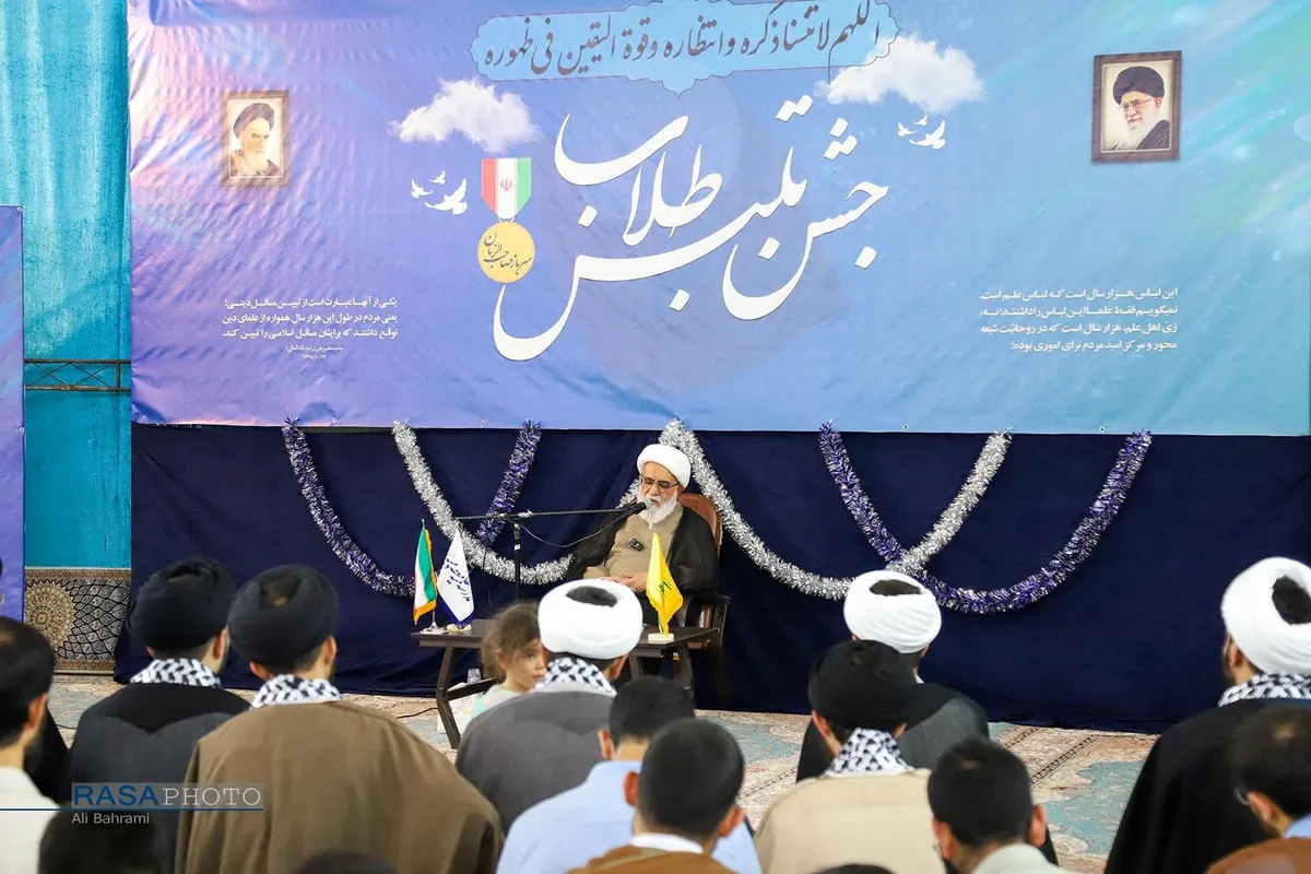 عمامه&zwnj;گذاری تعدادی از طلاب حوزه&zwnj;های علمیه در روز میلاد حضرت امام حسن عسکری (علیه&zwnj;السلام) توسط آیت الله شب&zwnj;زنده&zwnj;دار