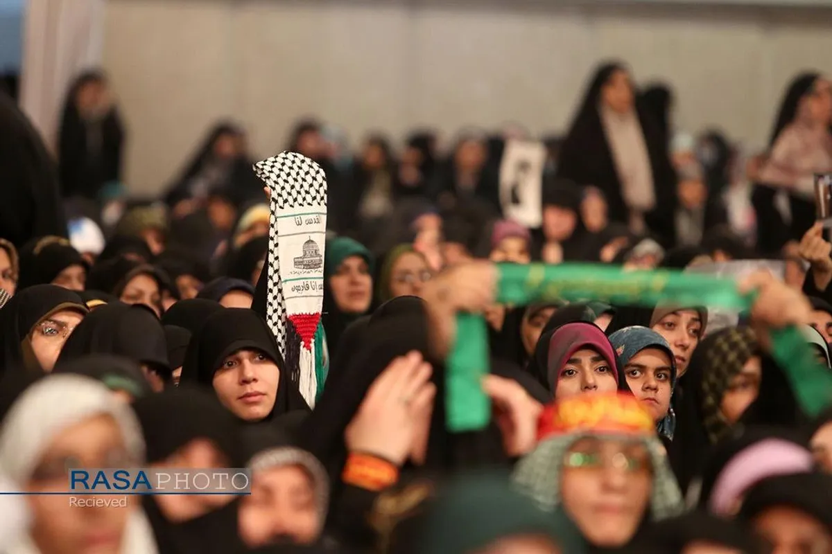 دیدار مداحان اهل&zwnj;بیت (علیهم&zwnj;السلام) با مقام معظم رهبری