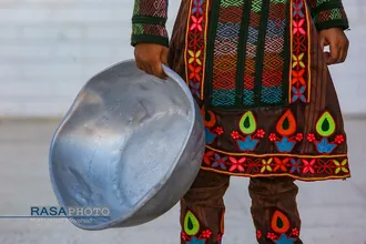 تهیه و توزیع روزانه بیش از ۲۰ هزار پرس غذا در مناطق محروم در دهه اول محرم | عکس&zwnj;های منتخب خبرگزاری رسا از عزاداری دهه اول محرم ۱۳۹۸