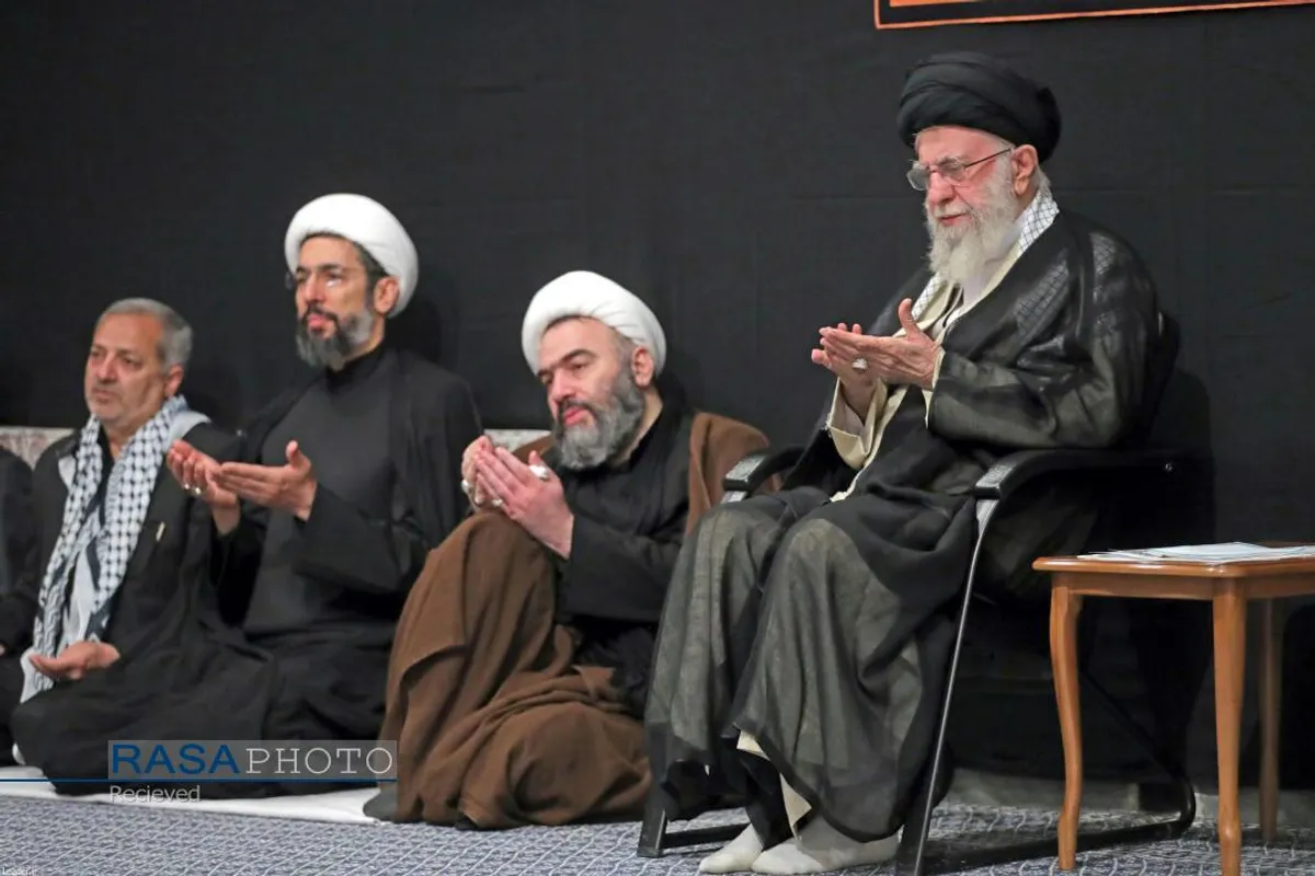عزاداری هیئت&zwnj;های دانشجویی در روز اربعین حسینی (ع) با حضور رهبر انقلاب