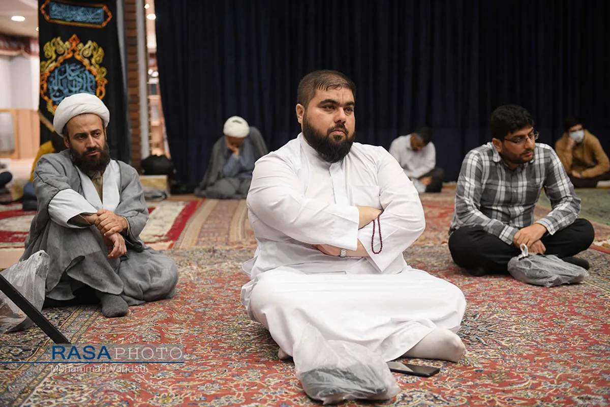 مناجات خوانی شب&zwnj;های ماه مبارک رمضان در هیئت فاطمیون قم