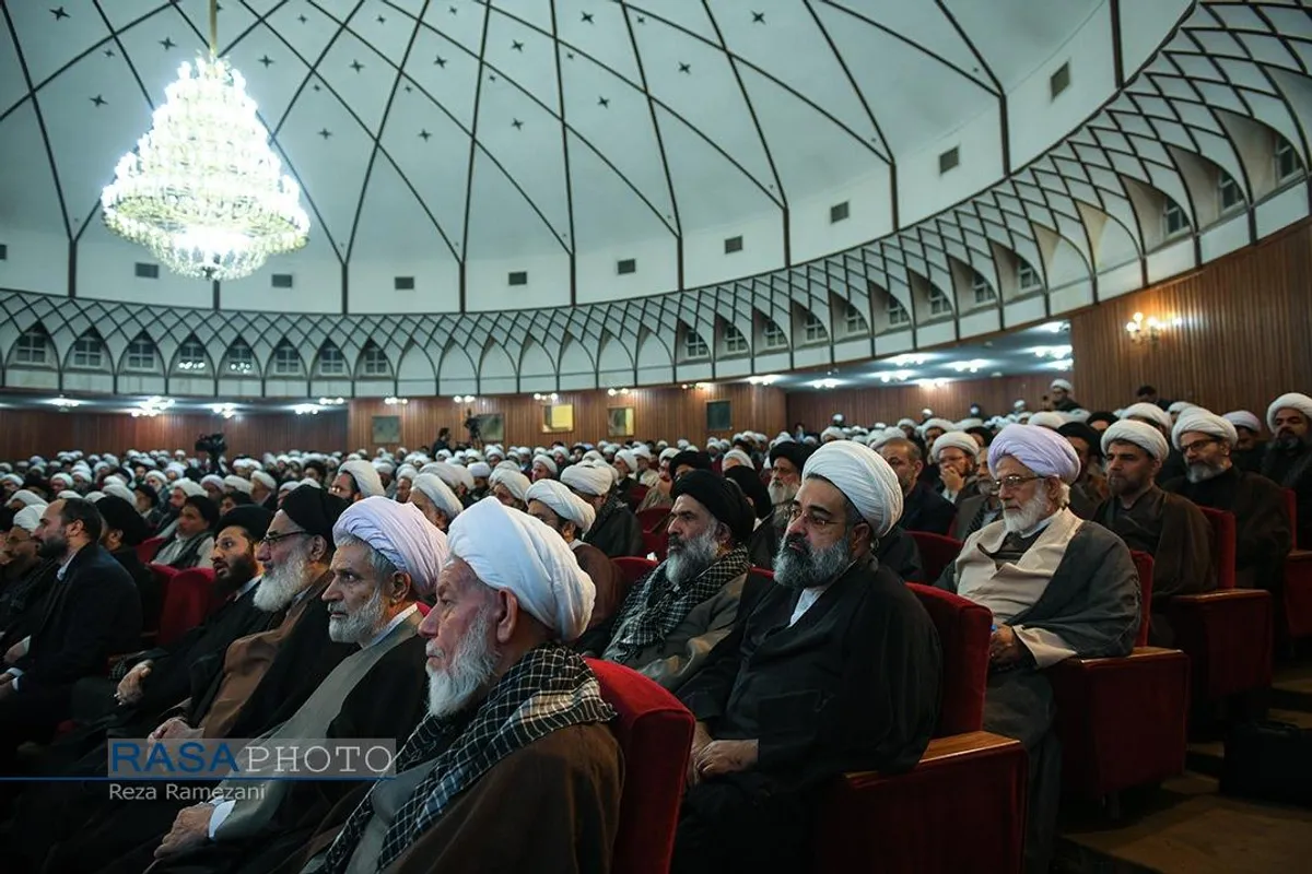 نشست تشکل اساتید سطوح عالی و خارج حوزه علمیه با موضوع "طوفان الاقصی و تحولات جهانی"