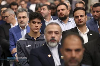 دیدار قهرمانان و مدال&zwnj;آوران ورزشی و المپیادهای علمی جهانی با رهبر انقلاب