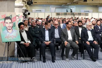 دیدار دست&zwnj;اندرکاران برگزاری کنگره ملی شهدای استان لرستان با مقام معظم رهبری