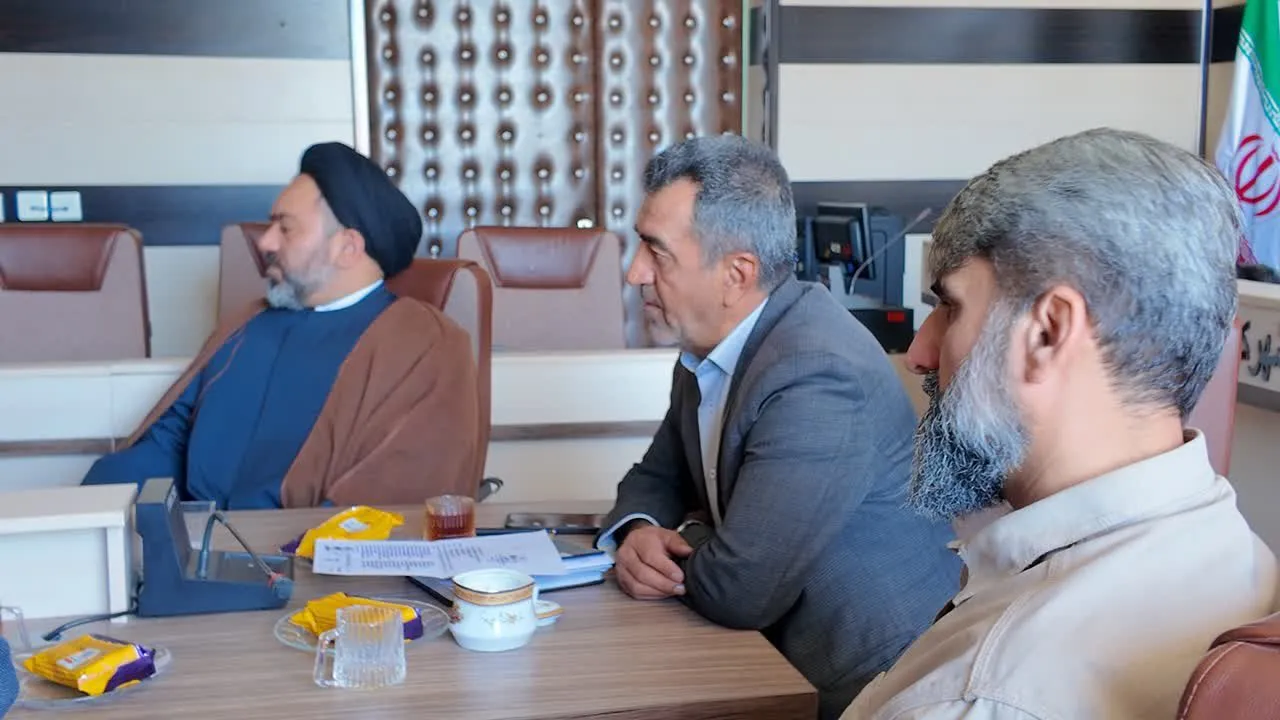 شهدا چراغ راهِ هدایت و الگوی بی‌بدیل خدمتگزاری هستند