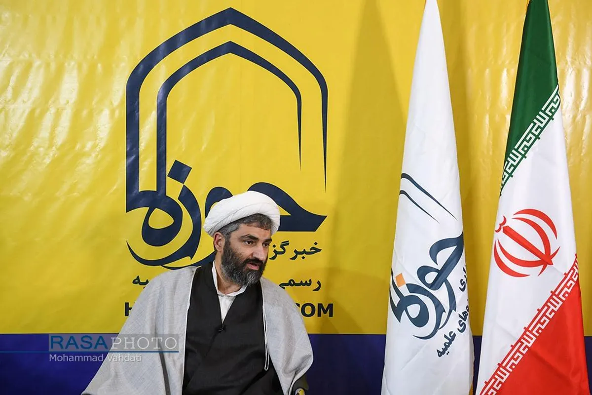 بازدید&zwnj; مدیر عامل خبرگزاری رسا از غرفه رسانه ها در نمایشگاه مطبوعات