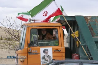 بیعت کامیون&zwnj;داران استان قم با رهبر معظم انقلاب