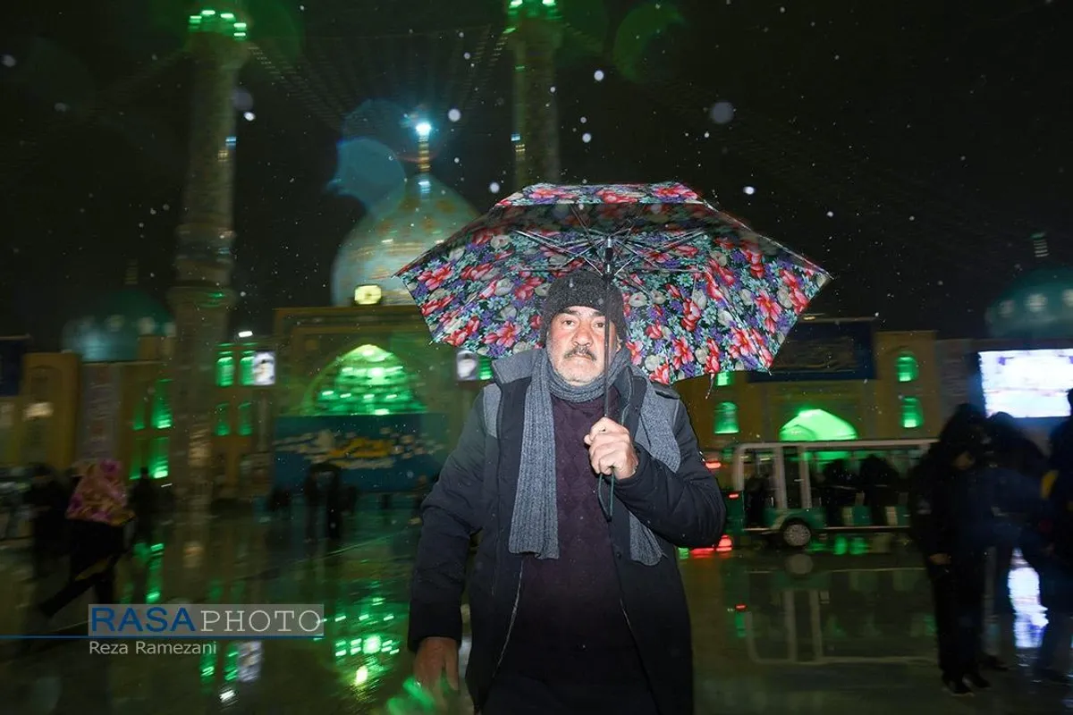 حال و هوای برفی زائران مسجد مقدس جمکران
